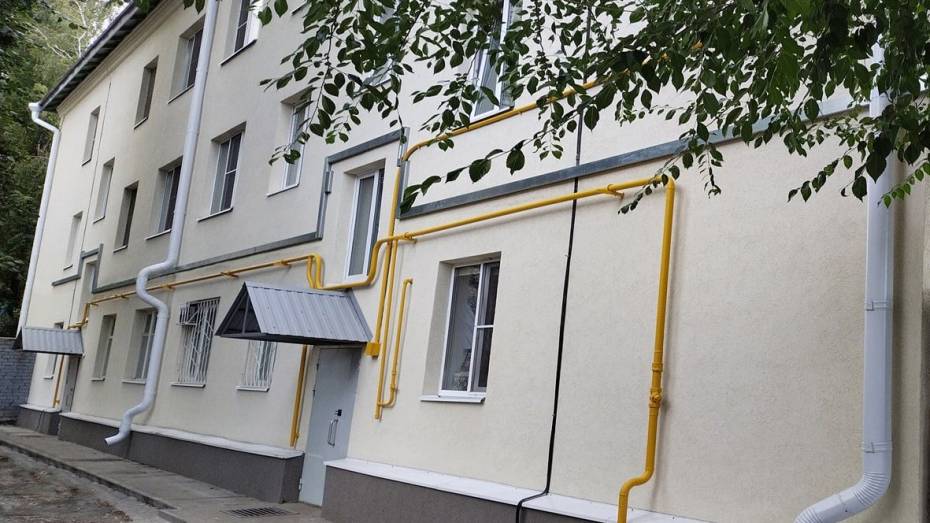 В Воронеже отремонтировали трехэтажный дом рядом со снесенным хлебозаводом