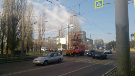 В Воронеже демонтируют контактную сеть для троллейбусов