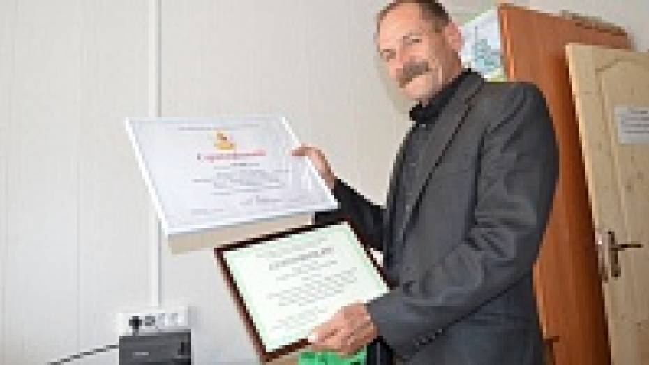 Эртильская школа получила сертификат на покупку спортивного оборудования