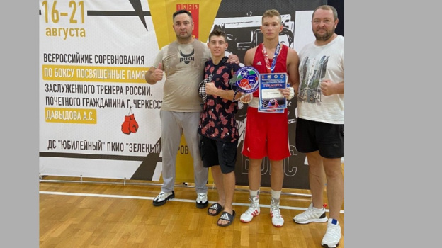 Павловские боксеры выиграли 8 золотых медалей в Черкесске