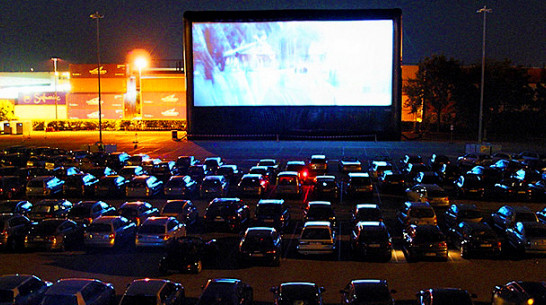 На улице Остужева в Воронеже появился автокинотеатр