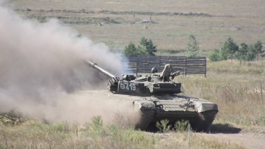 Танки Т-72БЗ уничтожили условного противника в Воронежской области