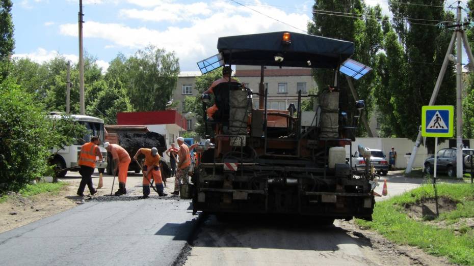 В Подгоренском районе начался ремонт проблемных дорог
