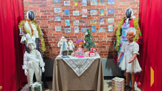 Богучарцев пригласили на выставку «Новогодние истории»