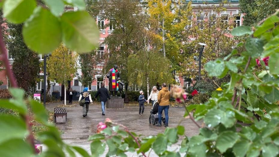 В Воронеже Самуил Маршак обзавелся ярким и теплым шарфом