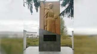 В репьевском селе Россошь отремонтировали памятник на братской могиле