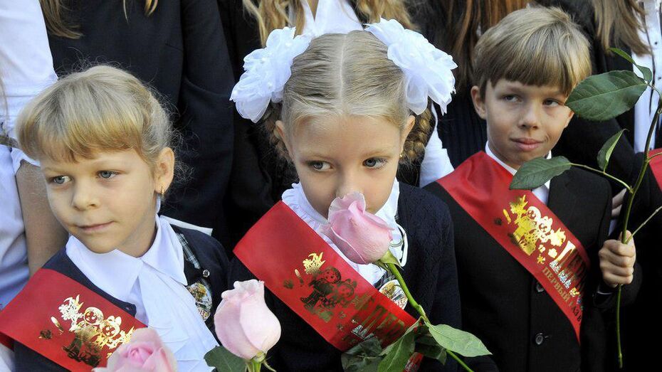 С 1 сентября школьники Калуги будут ежедневно петь по утрам гимн России