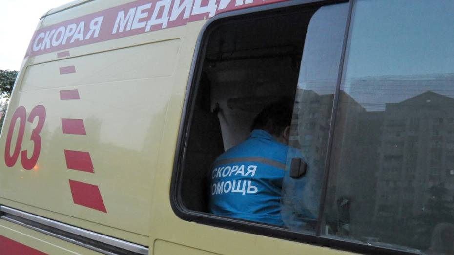 В Воронеже 1 мужчина погиб и 2 ранены после столкновения «ВАЗа» с фурой 