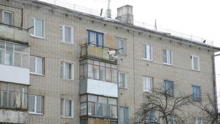 Очевидцы: в Левобережном районе Воронежа пенсионер погиб после падения с 5-го этажа