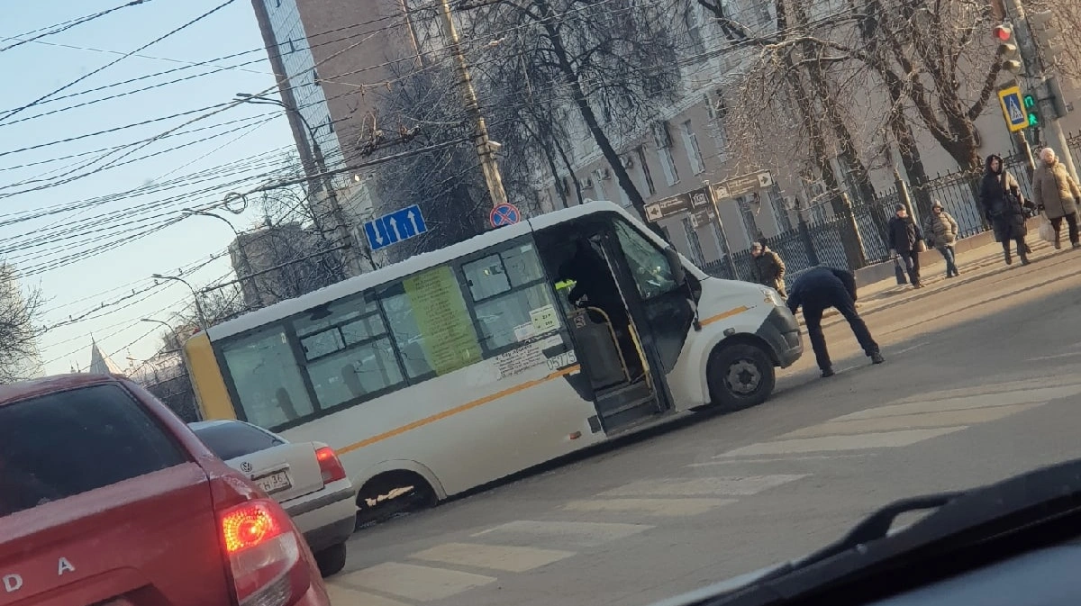 Ульяновск воронеж автобус. Маршрутки Воронеж. Воронежские маршрутки. 386 Маршрутка Воронеж. 98 Маршрутка Воронеж.