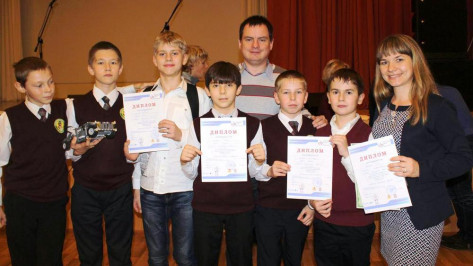 Богучарские школьники заняли призовые места на межрайонном этапе «Робофест-2015» 