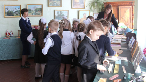Таловский музей представил экспозицию школьных вещей