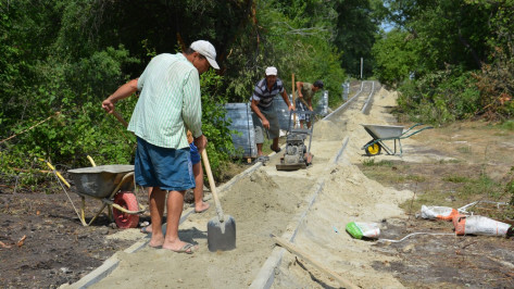 В кантемировском селе начали строительство тротуара длиной 5 км