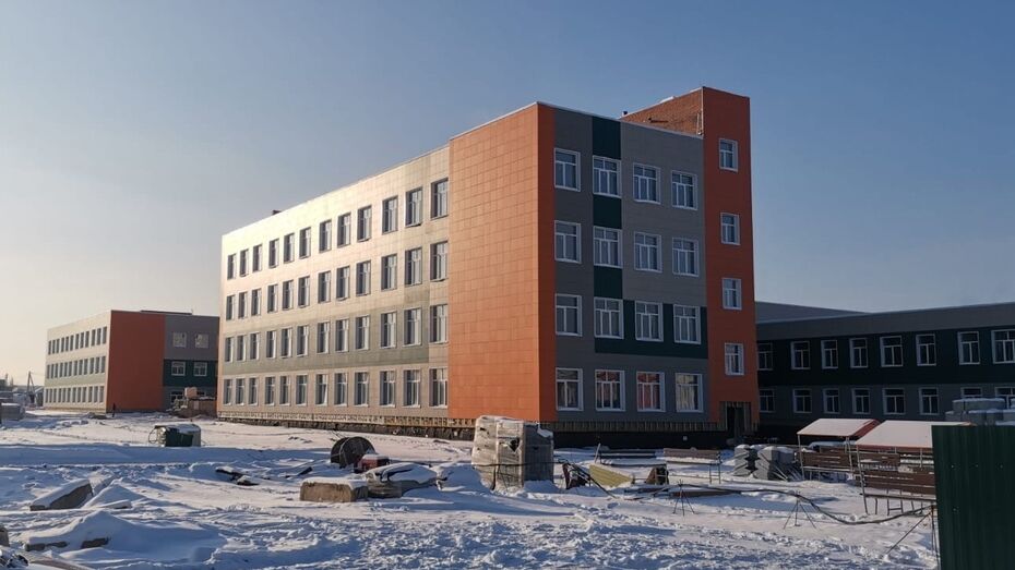 Воронежский губернатор показал фото со стройки школы на 1,2 тыс мест в Борисоглебске