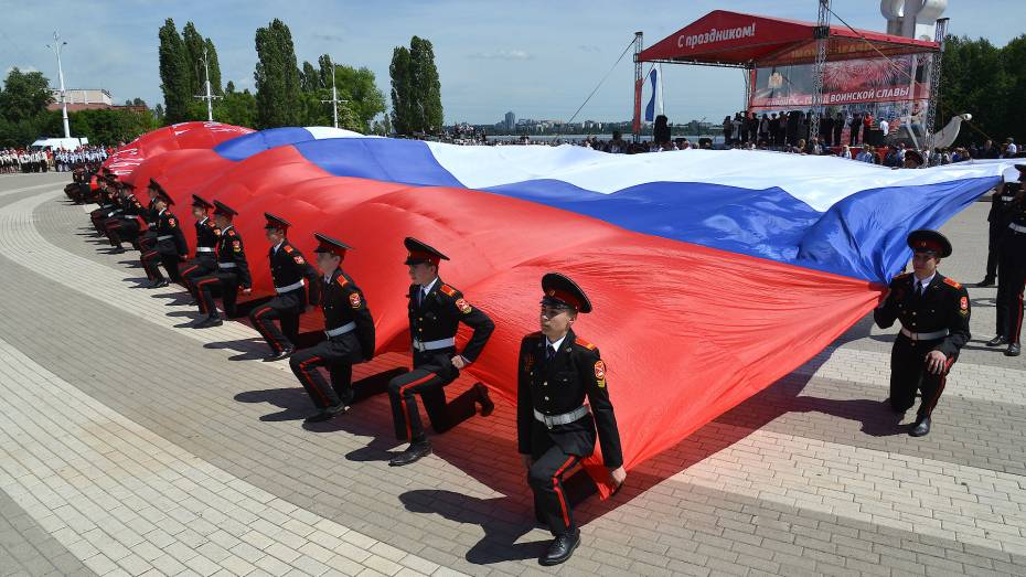 Воронежцев поздравили с Днем Государственного флага Российской Федерации