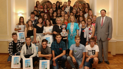 Словацкие гимназисты посетили «Гото Предестинацию» и воронежскую кондитерскую фабрику