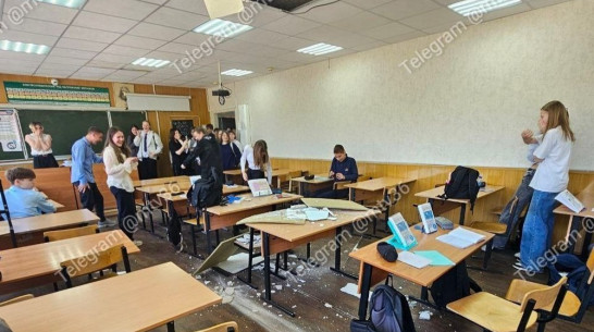 Потолок рухнул в воронежской школе во время урока