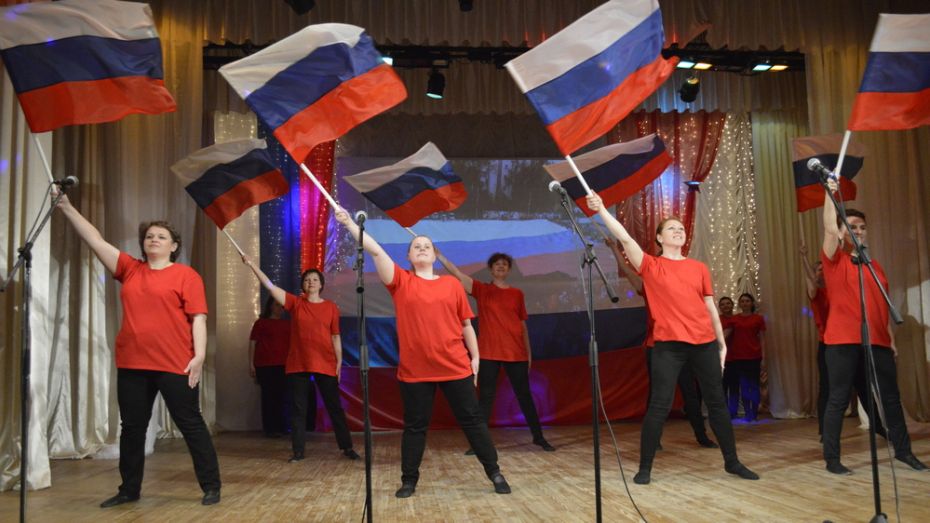В поселке Подгоренский провели благотворительный концерт #СвоихНеБросаем