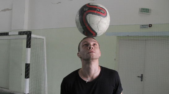 Под Воронежем брат защитника сборной России сыграл в футбольном матче за решеткой