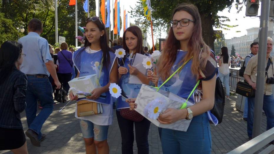 В Воронеже открылась благотворительная выставка-ярмарка «Белый цветок»