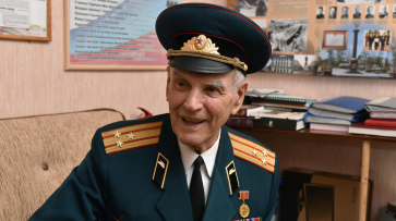 Губернатор Воронежской области Александр Гусев поздравил ветерана Николая Борисова с 99-летием