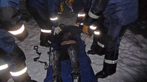 В Воронеже спасатели нашли в лесу замерзшего мужчину 