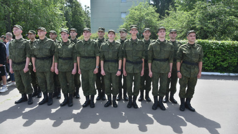 В Президентский полк на военную службу по призыву отправились 15 воронежцев