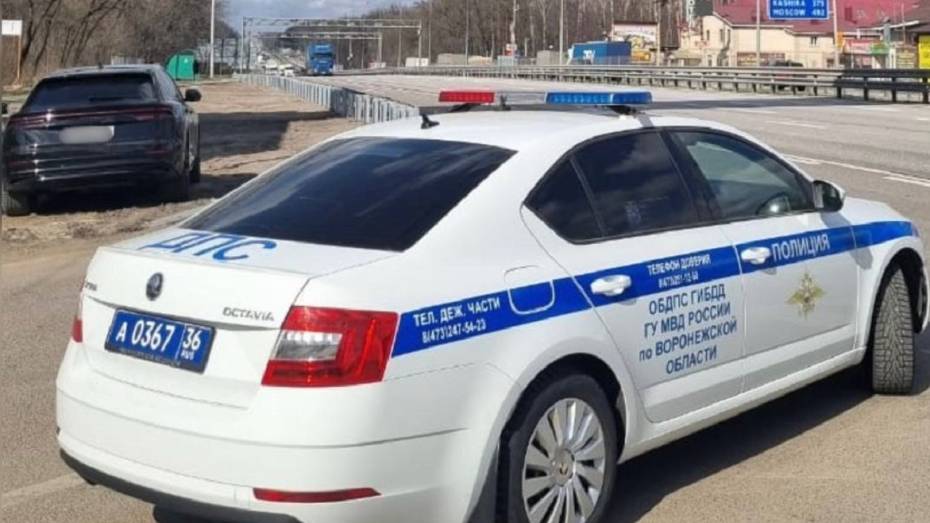 Воронежские полицейские задержали люксовую иномарку со штрафами на 300 тыс рублей