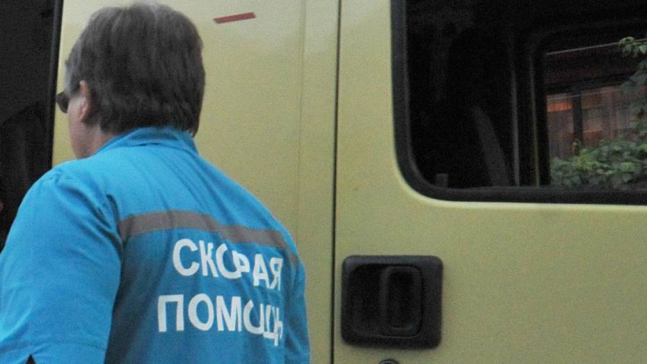 Под Воронежем «Нива» въехала в остановку и сбила 7-летнего мальчика
