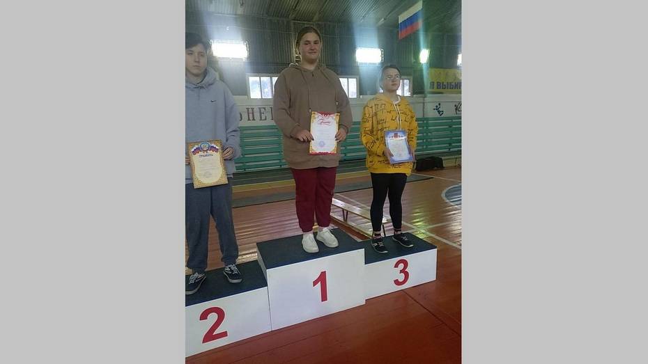 Таловские легкоатлеты заняли 5 первых и 2 третьих места на открытом первенстве Павловского района