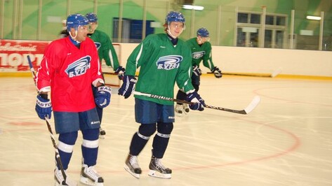 Хоккейный клуб «Буран» вышел на россошанский лед