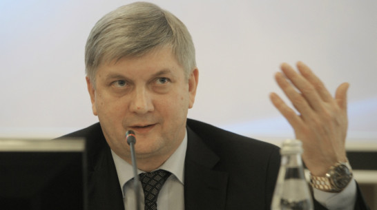 Глава Воронежа предложил сотрудникам мэрии заняться зарядкой 