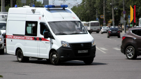 В Воронежской области водитель упал с 3-метровой высоты