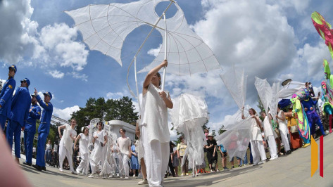 Парад уличных театров пройдет в воронежском парке «Алые паруса» 31 мая и 1 июня