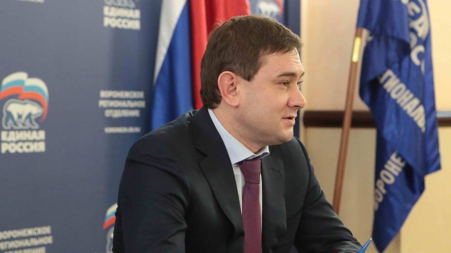 Владимир Нетесов помог воронежцам с решением вопросов ЖКХ, благоустройства и соцподдержки