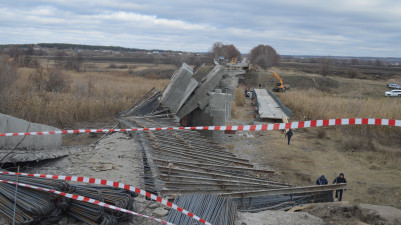 Обрушение моста через реку Савала в Воронежской области