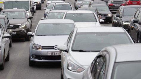 Пробка на выезде из Воронежа растянулась на 12,5 км