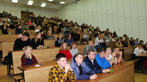 Tele2 провела информационные встречи для студентов Воронежского госуниверситета