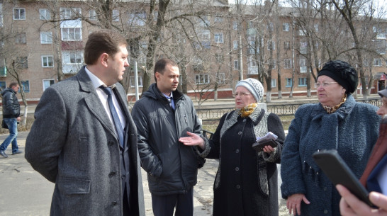 «Если крышу дома не доведут до ума - доведем дело до суда». Глава регионального Фонда капремонта пообщался с лискинцами