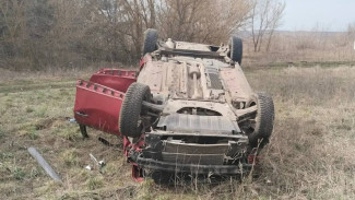 В Воронежской области «Нива» столкнулась с Renault: 25-летний мужчина погиб, 17-летняя девушка пострадала