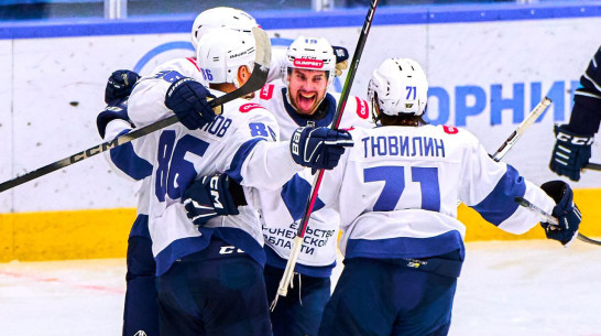 Воронежский «Буран» одержал третью победу в третьем матче ВХЛ