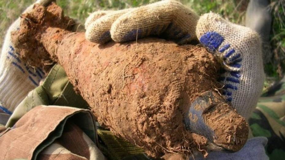  В Рамонском районе воронежские саперы за неделю извлекли из земли более 100 снарядов и мин