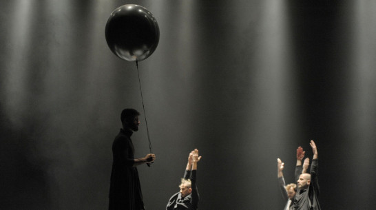 Израильский театр показал в Воронеже балет-головокружение