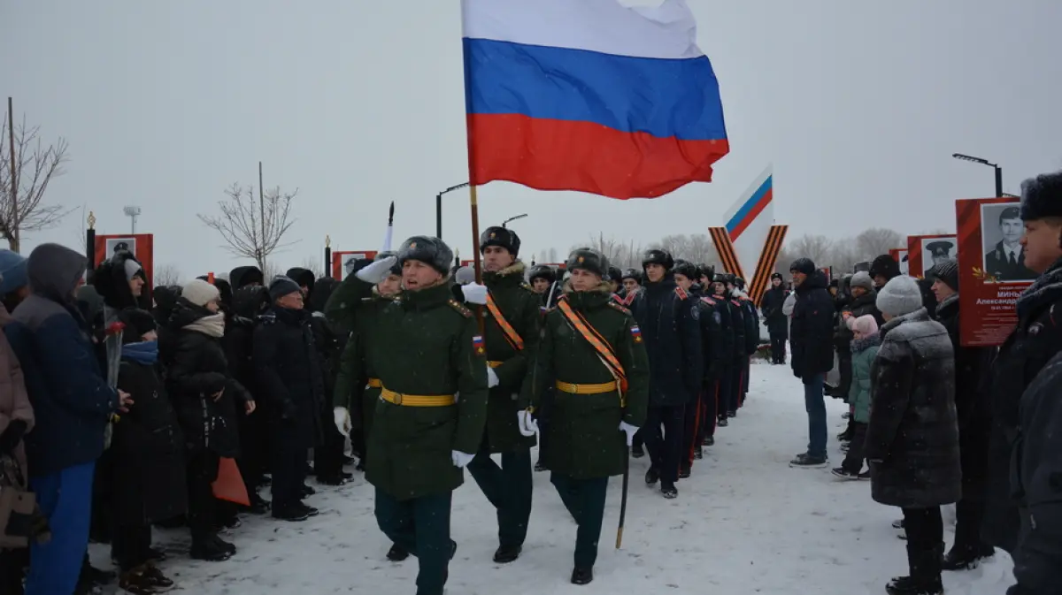 В Острогожске открыли «Аллею Памяти»