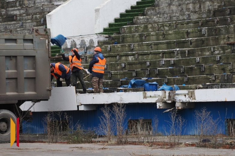 В Воронеже при демонтаже Центрального стадиона профсоюзов вывезли уже более 10 тыс тонн строительного мусора