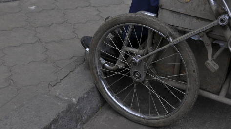 Человека на инвалидной коляске сбили в Воронеже