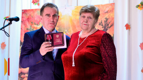 В Подгоренском районе орден Мужества земляка – участника СВО передали его родителям