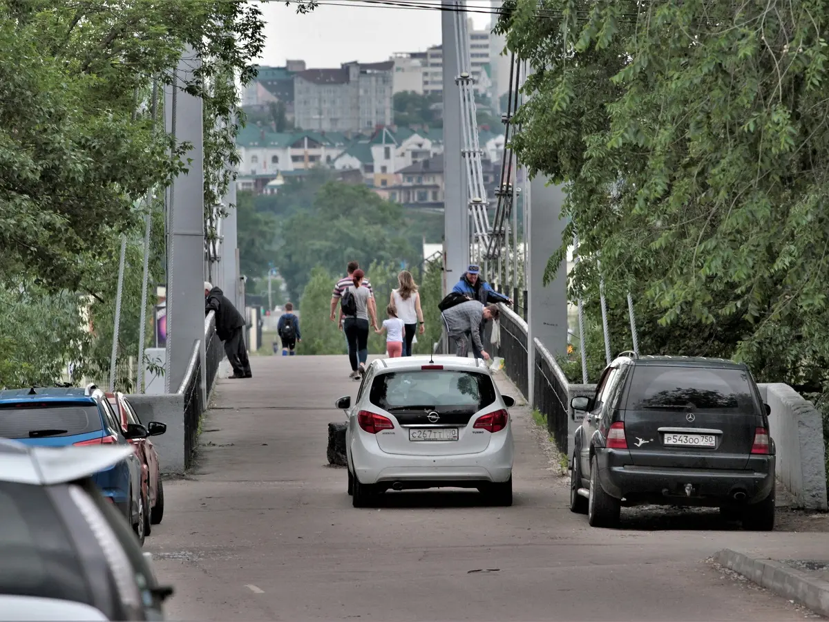 В Воронеже закроют парковку на дамбе Чернавского моста