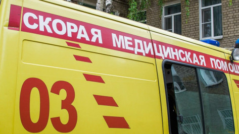 Воронежца ударили ножом во дворе многоэтажки