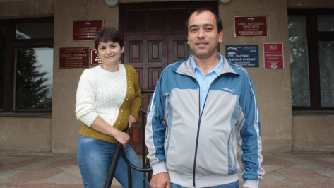 В Ольховатке молодая семья получила сертификат на приобретение жилья